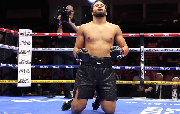 Уайт был нокаутирован Итаумой в первом же раунде