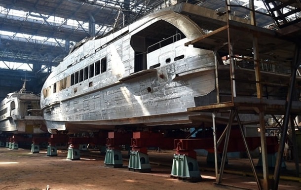 Крупнейший судостроительный завод РФ сократит 70% сотрудников