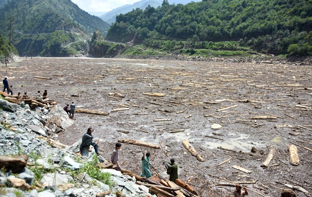 В Пакистане из-за наводнений пропали без вести сотни людей
