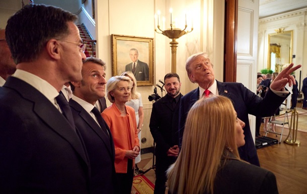 Зеленский передал Трампу клюшку для гольфа от украинского воина