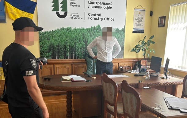 На Черкащині лісничих змушували платити  данину 