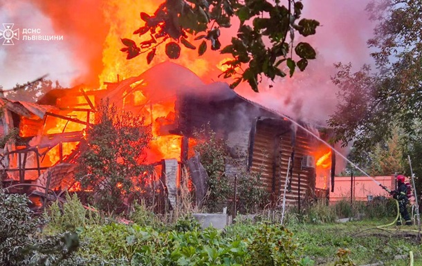 ДСНС показала наслідки удару по Львову