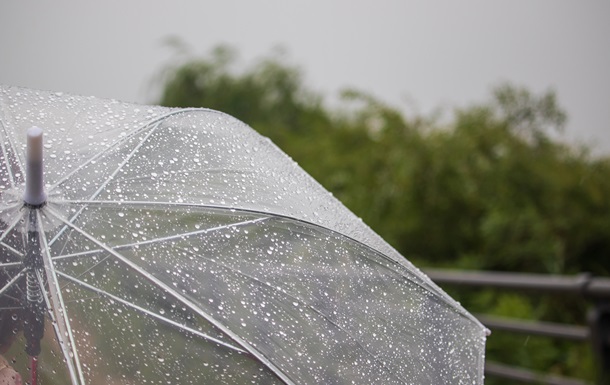 Дощі, місцями грози з градом: погода на вихідні