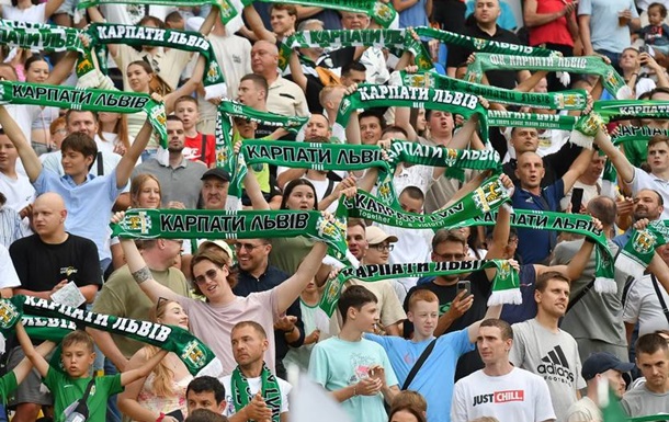 Болельщики Карпат могут повлиять на выбор игрока на матч с Пенуэлем