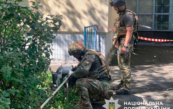 В Киеве упали обломки российского дрона