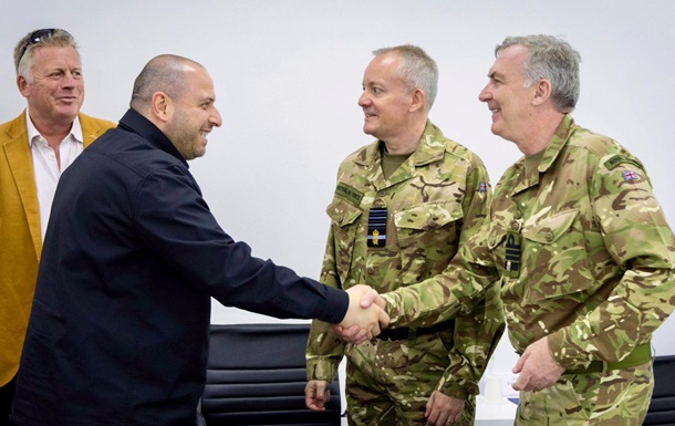 Умєров провів зустріч з главою штабу оборони Британії