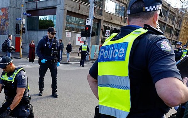 В Австралии мужчина убил двух полицейских и сбежал