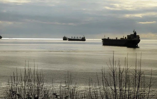 У берегов Чукотки взорвался танкер  теневого флота  РФ