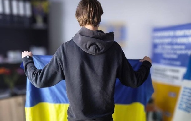 З окупації повернули дві групи українців