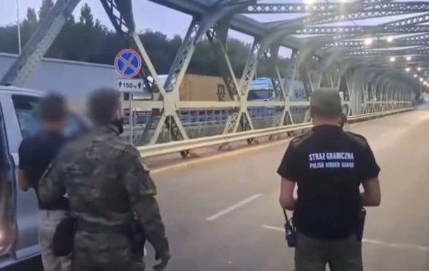 Польша депортировала украинца, который угрожал самосожжением