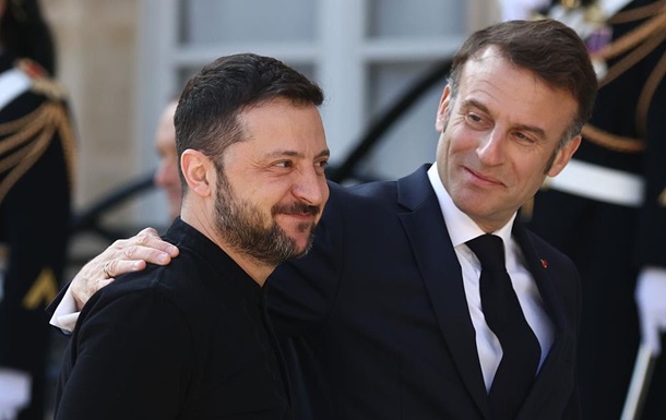 Зеленский посетит встречу лидеров в Париже - СМИ
