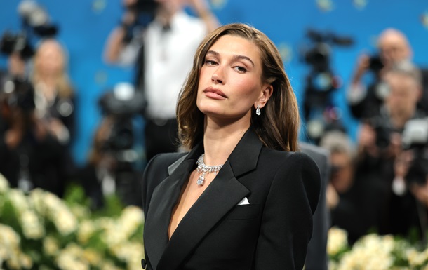 Гейлі Бібер опинилася під шквалом критики через російську модель