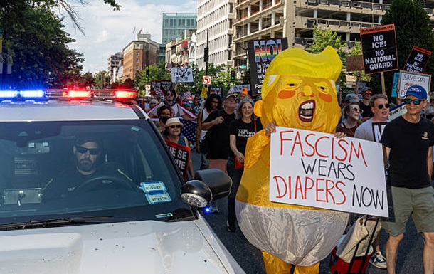 США охватили массовые акции против политики Трампа