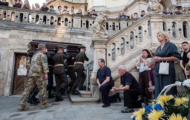 Во Львове проходит церемония прощания с Парубием