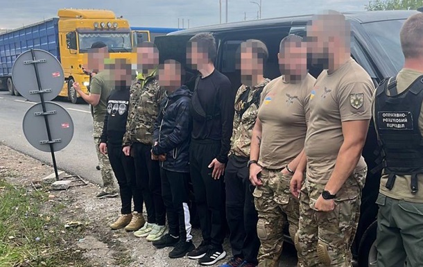 Полицейский из Киева вывозил уклонистов под видом спецназовцев