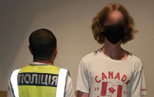 В Киеве задержали юношу за  трюк  на эскалаторе