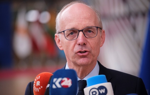 Люксембург выделит деньги на оружие для Украины