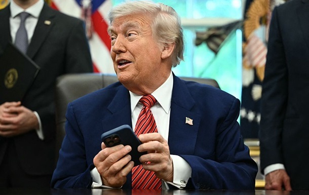 В Белом доме опровергли разговор Трампа с Путиным