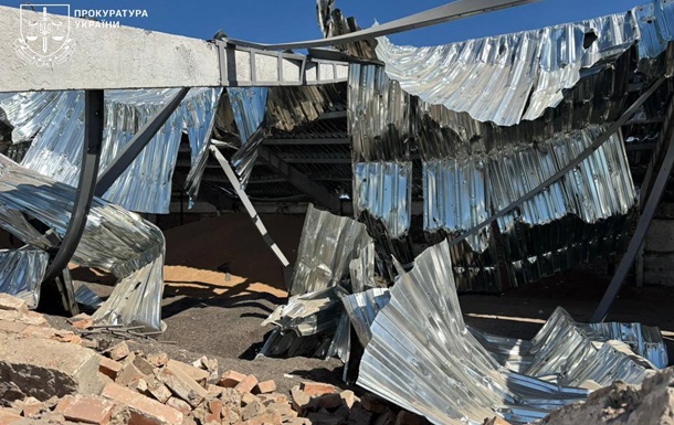 Росіяни вдарили по складах із зерном на Одещині, є поранений