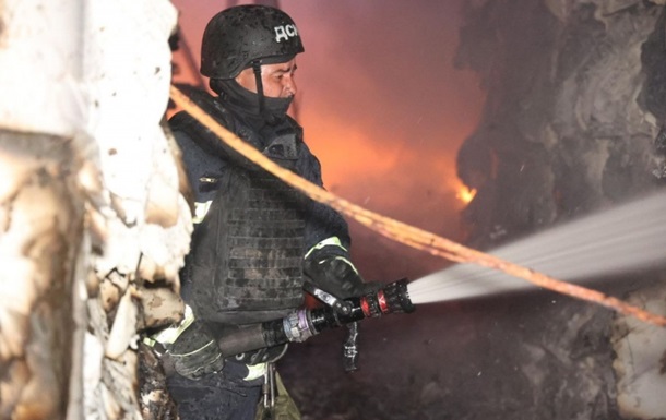 Росіяни поцілили по підприємству у Дніпрі