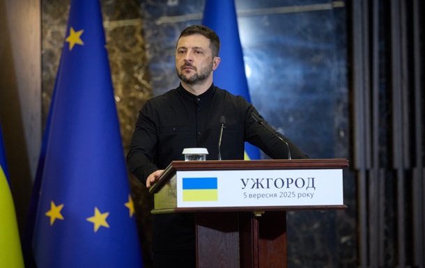 Зеленский встретился с Фицо в Ужгороде