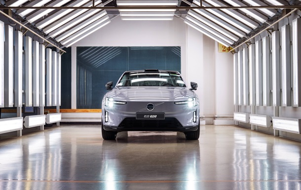 Volvo начала производство ES90