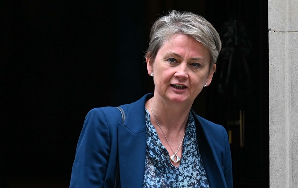 Новая глава МИД Великобритании первый звонок сделала в Украину