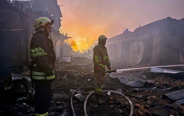 Россия в сентябре сбросила 900 бомб - Зеленский