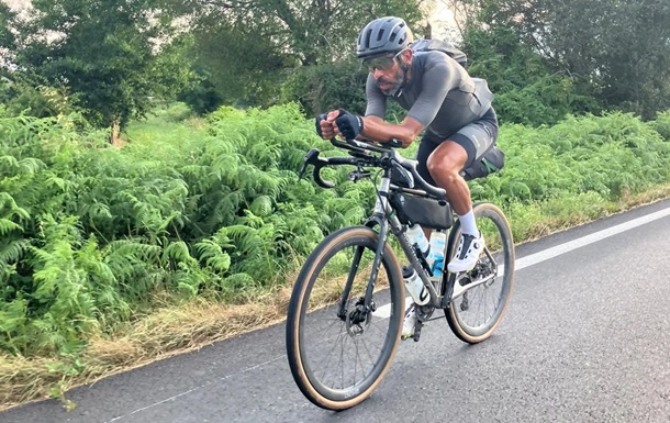 В РФ задержали француза, пытавшегося пересечь Евразию на велосипеде