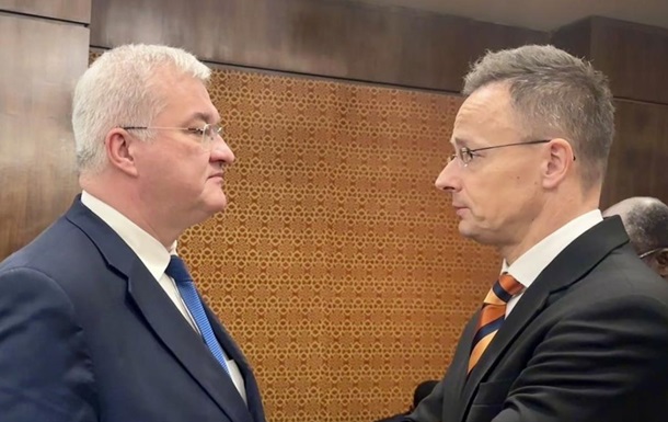 Сибига обсудил с Сийярто движение Украины в ЕС