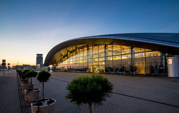 Варшава, Люблин, Жешув: Воздушное пространство закрыто