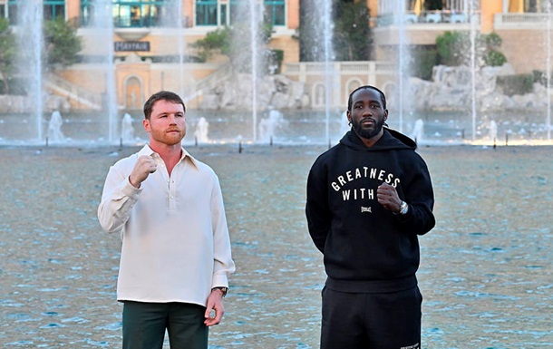 Кроуфорд та Альварес прибули на арену поєдинку