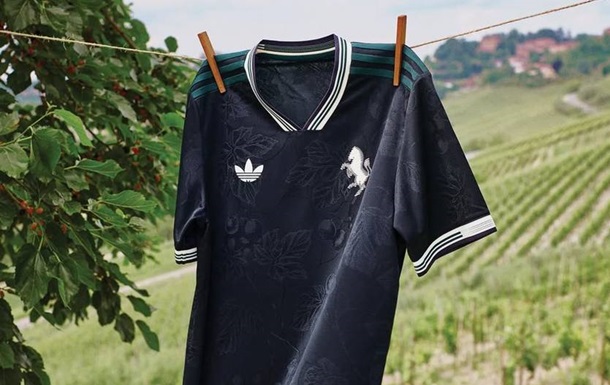 Ювентус представил третью форму сезона