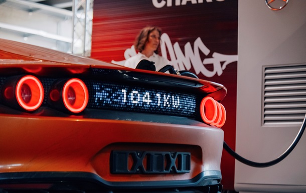 Mercedes AMG представила мегаватну зарядку для електромобілів