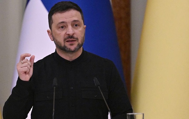 Украина периодически меняет способы борьбы с дронами РФ - Зеленский