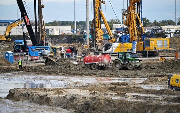 Суд ЄС заблокував Угорщині допомогу на АЕС, яку будує Росія