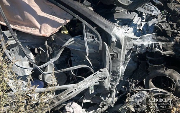 На Харьковщине россияне атаковали автомобиль дроном, трое раненых