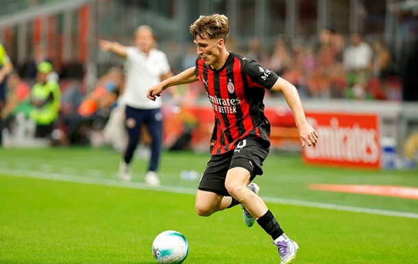 Повернення з оренди: Мілан продовжує контракт з вінгером