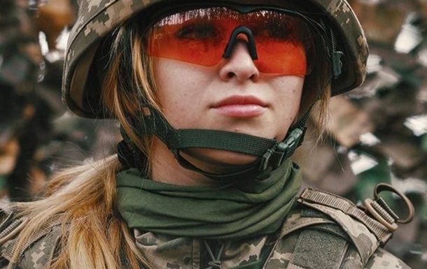 Контракт 18-24 впервые подписали девушки