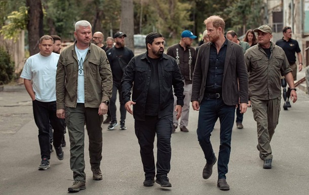 Принцу Гарри показали в Киеве место атаки России