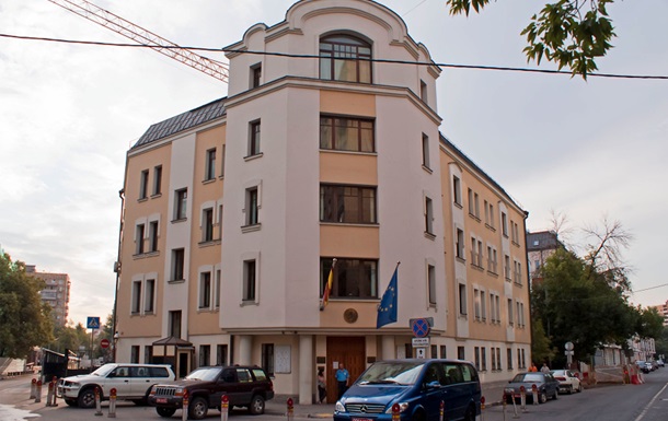 Генконсульство Испании в Москве приостановило оформление виз