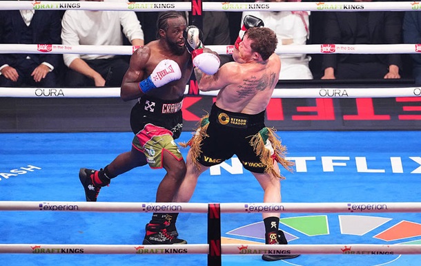 Відомі суддівські записки бою Альварес-Кроуфорд