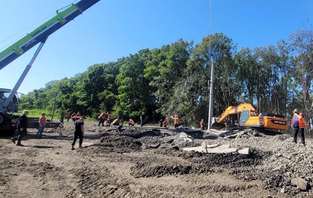 Вибухи на Київщині: 28 поїздів змінили маршрути