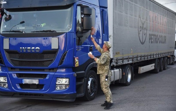 Украина ограничила ввоз товаров из Венгрии из-за вспышки блутанга