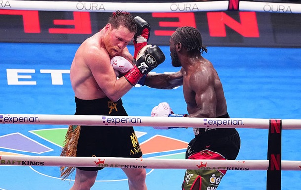 Бой Альварес - Кроуфорд побил рекорд просмотров среди титульных поединков