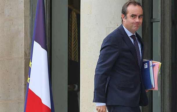Новый премьер Франции отменит пожизненные льготы для чиновников