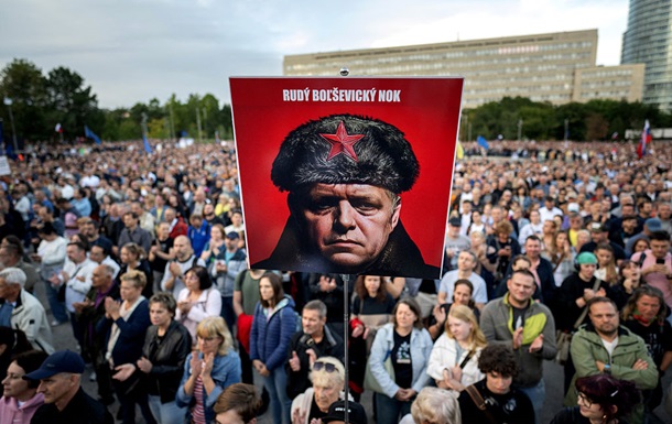 В Словакии возобновились протесты против правительства Фицо