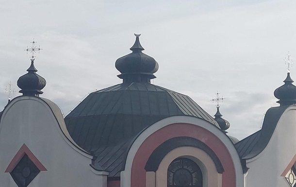 Задержан мужчина, который срезал крест с украинской церкви в Польше