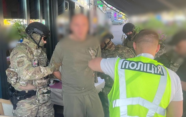В Киеве задержали организатора схемы для уклонистов