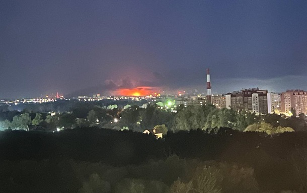 Второй за ночь: в России горит еще один НПЗ